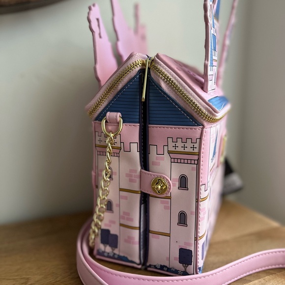 Sleeping Beauty 65th Anniversary Exclusive Castle Figural Crossbody Bag NWT - Picture 6 of 8